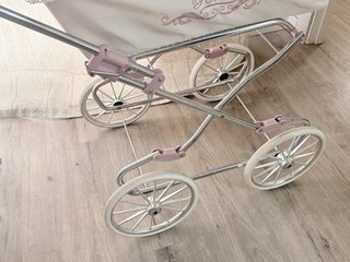 Carrito de muñecas+bebe marca Antonio Juan