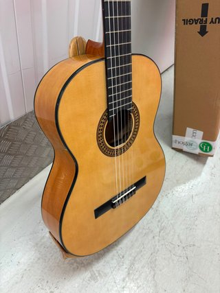Guitarra Flamenca Ciprés Laminado