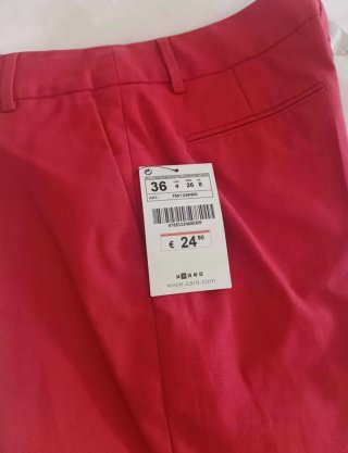 Pantalones rojos talla S, nuevos