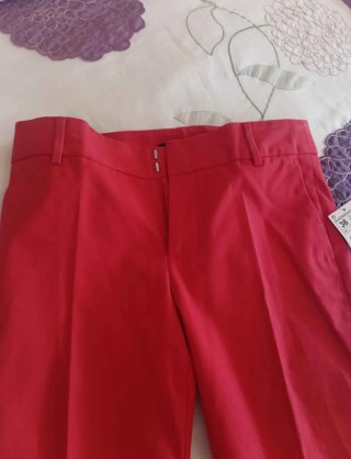 Pantalones rojos talla S, nuevos