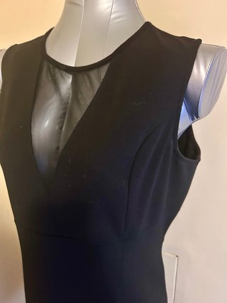 Tubino nero con inserto in pizzo