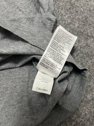 Camiseta Calvin Klein Gris Talla L -M