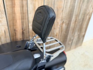 Harley Davidson Dyna Fat Bob Negra