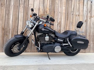 Harley Davidson Dyna Fat Bob Negra