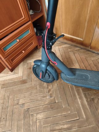Patinete eléctrico negro