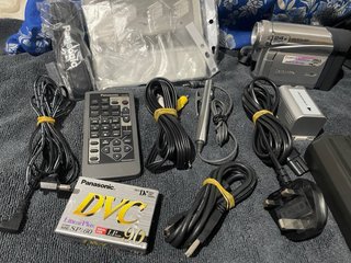 Videocámara Panasonic NV-GS8EB + Accesorios