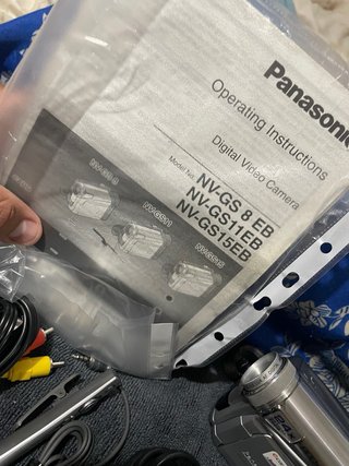 Videocámara Panasonic NV-GS8EB + Accesorios