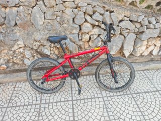 Bicicleta BMX Roja