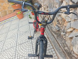 Bicicleta BMX Roja