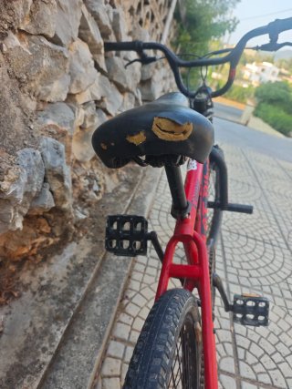 Bicicleta BMX Roja