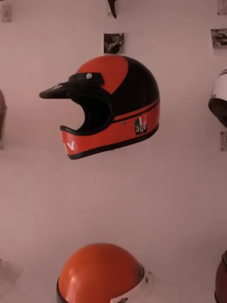 Casco AGV Naranja y Negro