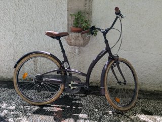 Bicicleta Urbana Morada B'Twin