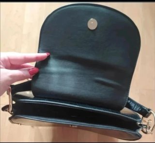 Bolso Zara negro efecto piel cocodrilo.Nuevo