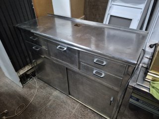 Mueble de bar de acero inoxidable