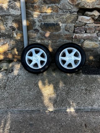 Llantas Nissan Primera con Neumáticos