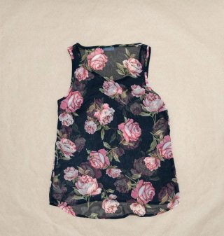 Top ONLY Flores Rosas Malla Transparente