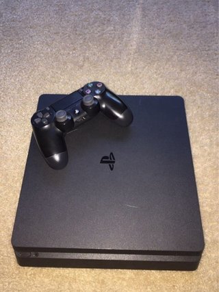 PlayStation 4 (PS4) – Como Nueva 1TB