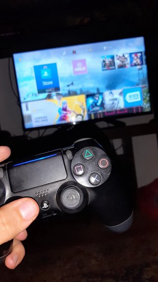 PlayStation 4 (PS4) – Como Nueva 1TB