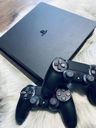 PlayStation 4 (PS4) – Como Nueva 1TB