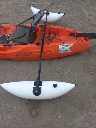 Kayak de pesca con pedales