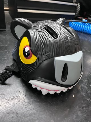 Casco de bici infantil diseño pantera