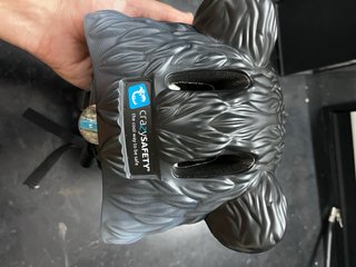 Casco de bici infantil diseño pantera