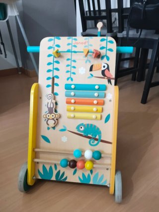 Correpasillos y multiactividades Janod
