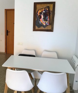 Mesa y 4 Sillas Comedor