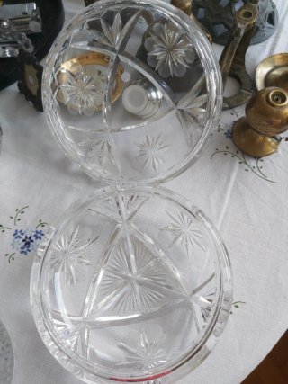 Bombonera de cristal y metal