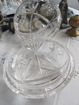 Bombonera de cristal y metal
