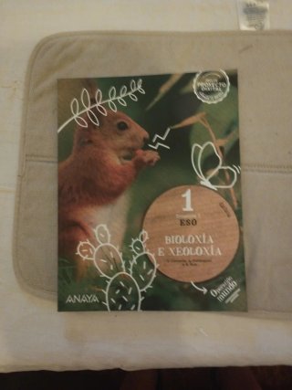 Libro de biología los tres trimestres 1 eso