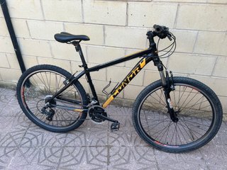 Bicicleta de Montaña Negra y Naranja