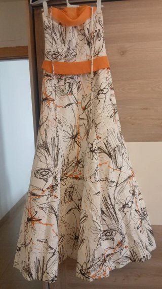 Vestido fiesta  estampado con tul naranja y blanco
