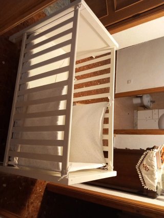 Cuna de bebé blanca