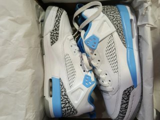 Zapatillas Jordan Mujer Blancas y Azules