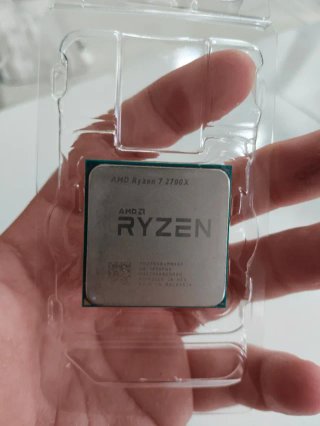 AMD Ryzen 7 2700X + Disipador Wraith Prism