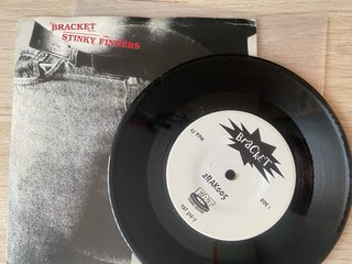 BRACKET-- STINKY FINGERS 7’ 45RPM Vinilo Punk Rock