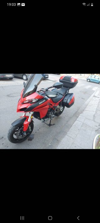 Ducati multiestrada Roja con Baúl