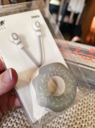 Neceser Aloha + auriculares + collar
