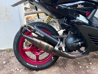 Yamaha Aerox Scooter Negro/Rojo