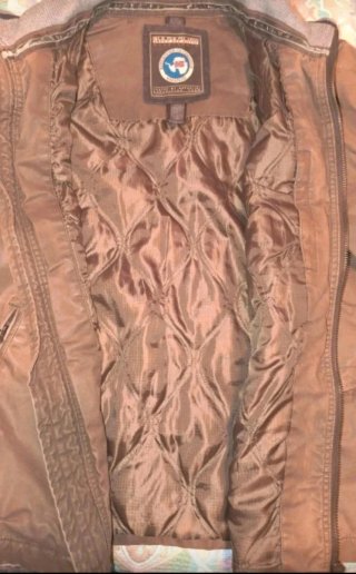 Chaqueta Napapijri Hombre Beige/Marrón.Es preciosa