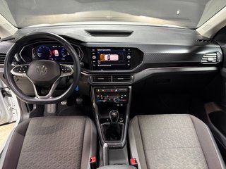 VOLKSWAGEN T-CROSS R-LINE · 2022 · SOLO 32.000 KM