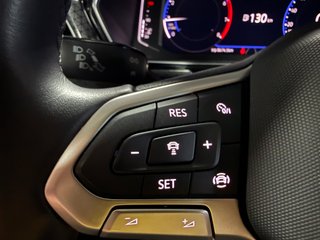 VOLKSWAGEN T-CROSS R-LINE · 2022 · SOLO 32.000 KM