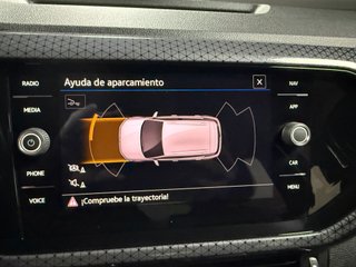 VOLKSWAGEN T-CROSS R-LINE · 2022 · SOLO 32.000 KM