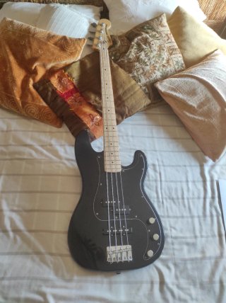 Bajo Fender Squier PJ Affinity
