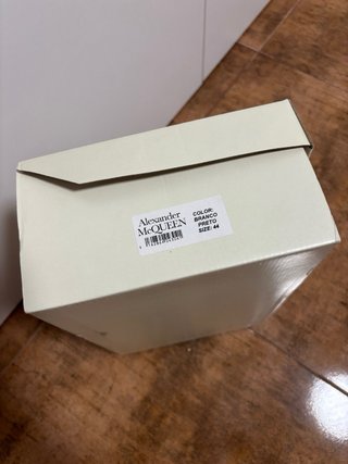 Sneakers Alexander McQueen Bianche e Nere