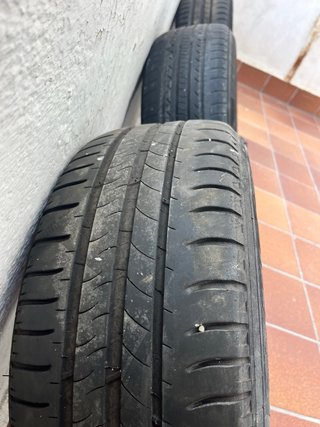 Llantas Audi 15” con neumáticos Michelin