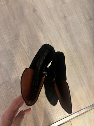 Botas altas negras con pedrería