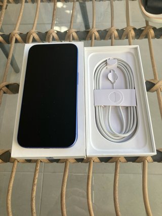 iPhone 16 azul. 100% Salud batería