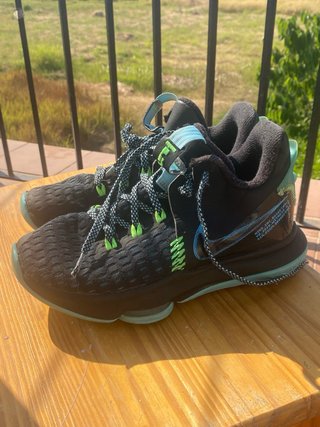 Nike LeBron Witness 5 Talla 37.5 Negro/Teal